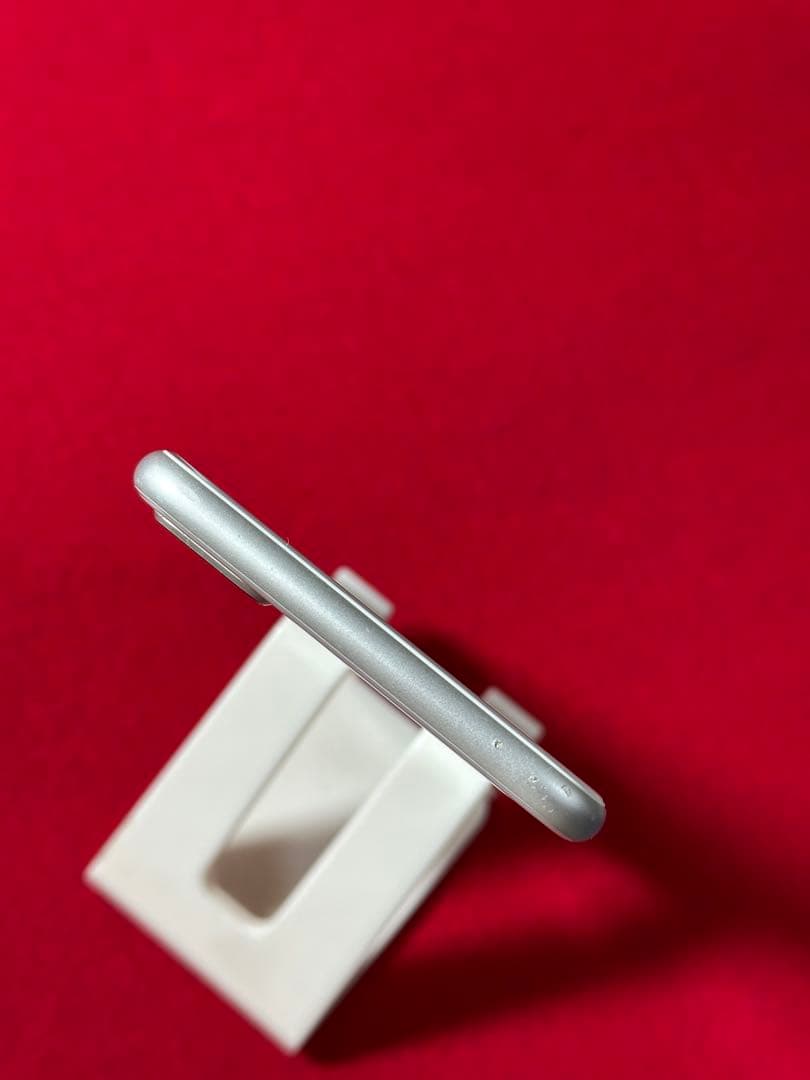 【7371】iPhone 8plusシルバー 256GB simフリー