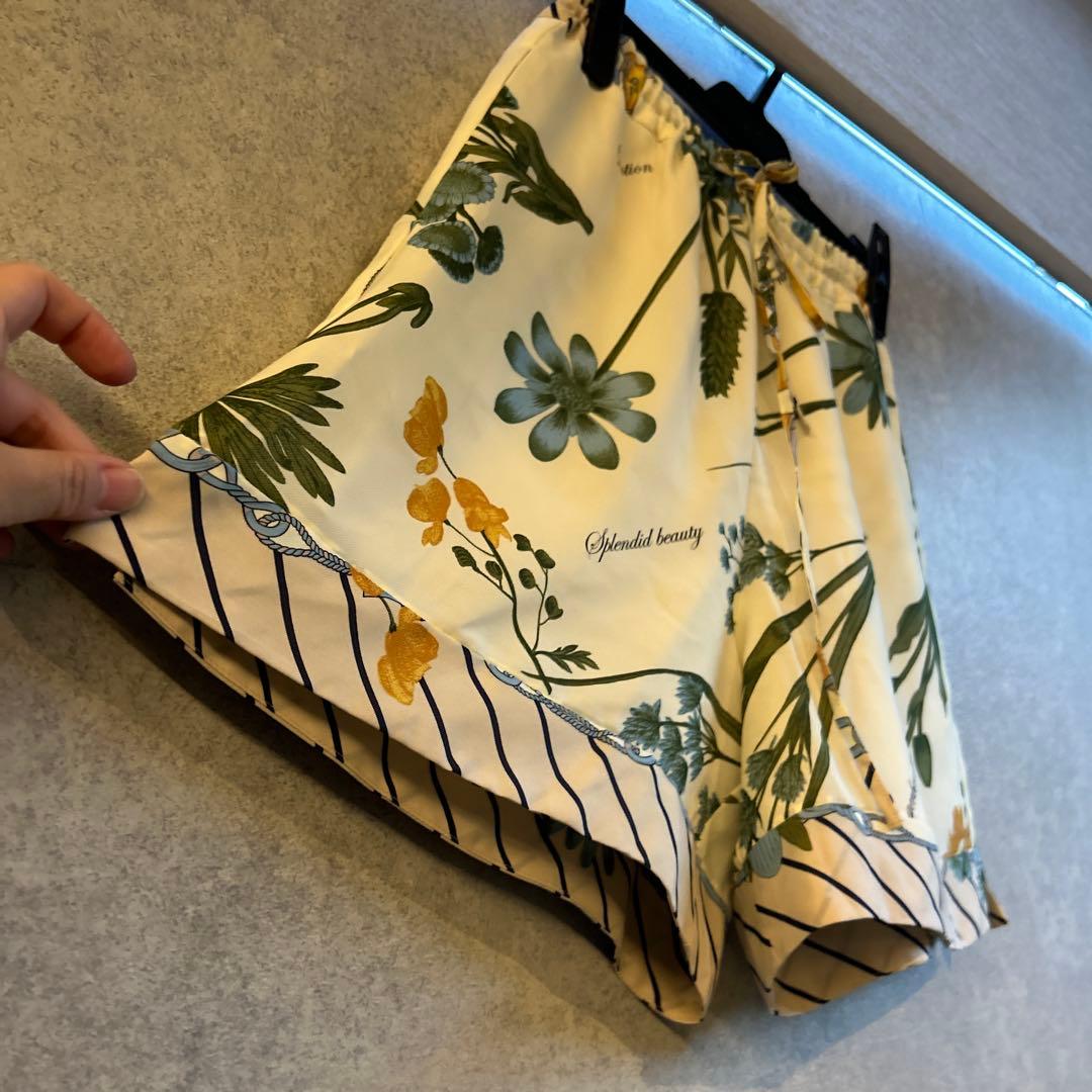 美品　manipuri ショートパンツ　花柄　マニプリ　Free size