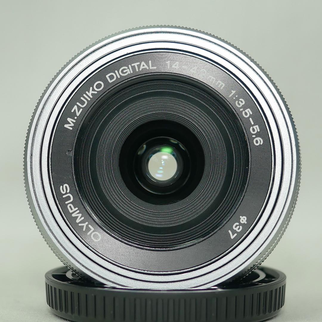 OLYMPUS 電動パンケーキレンズ M.ZUIKO 14-42mm シルバー