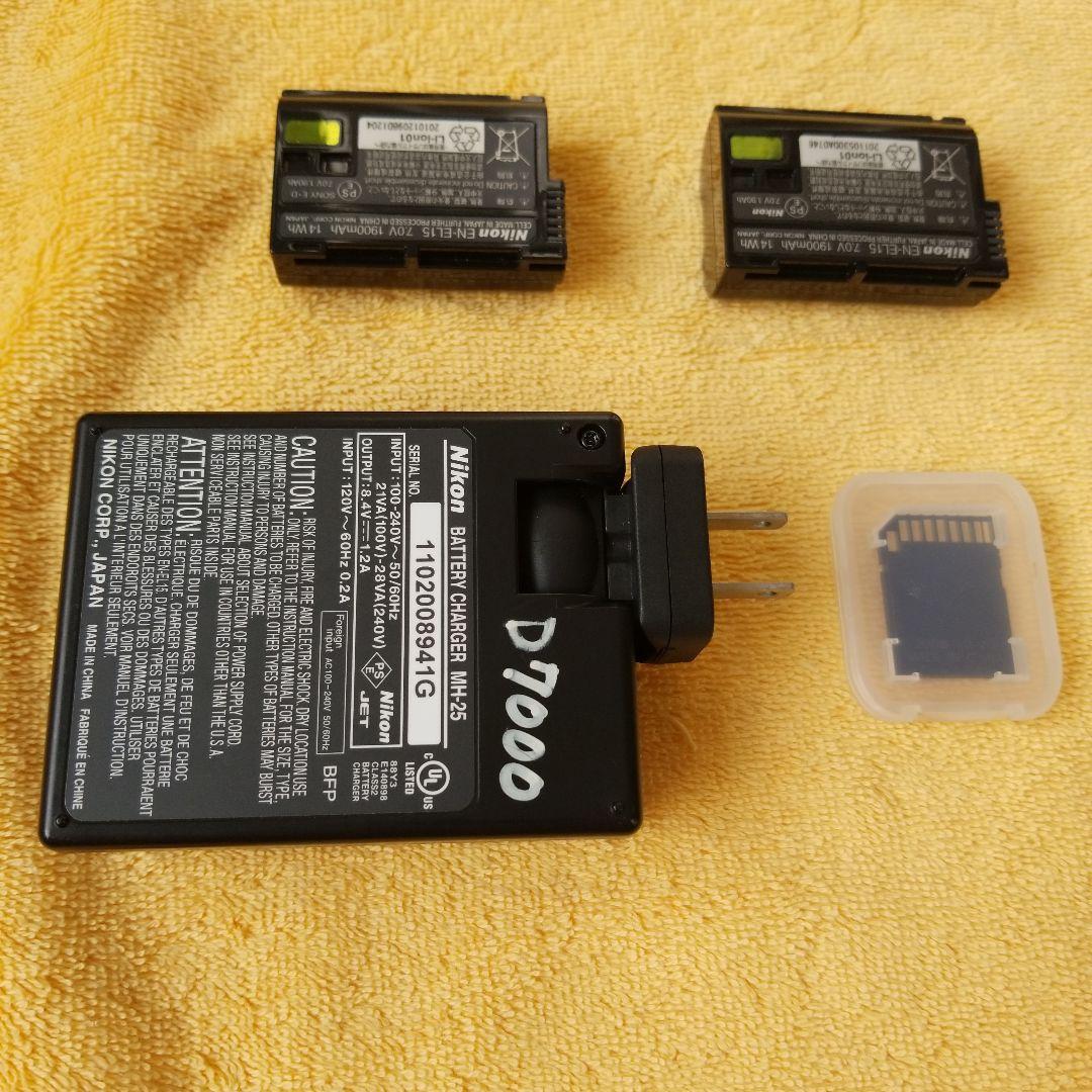 Nikon　デジタルカメラD7000　 レンズ　充電器　バッテリー　SD付き