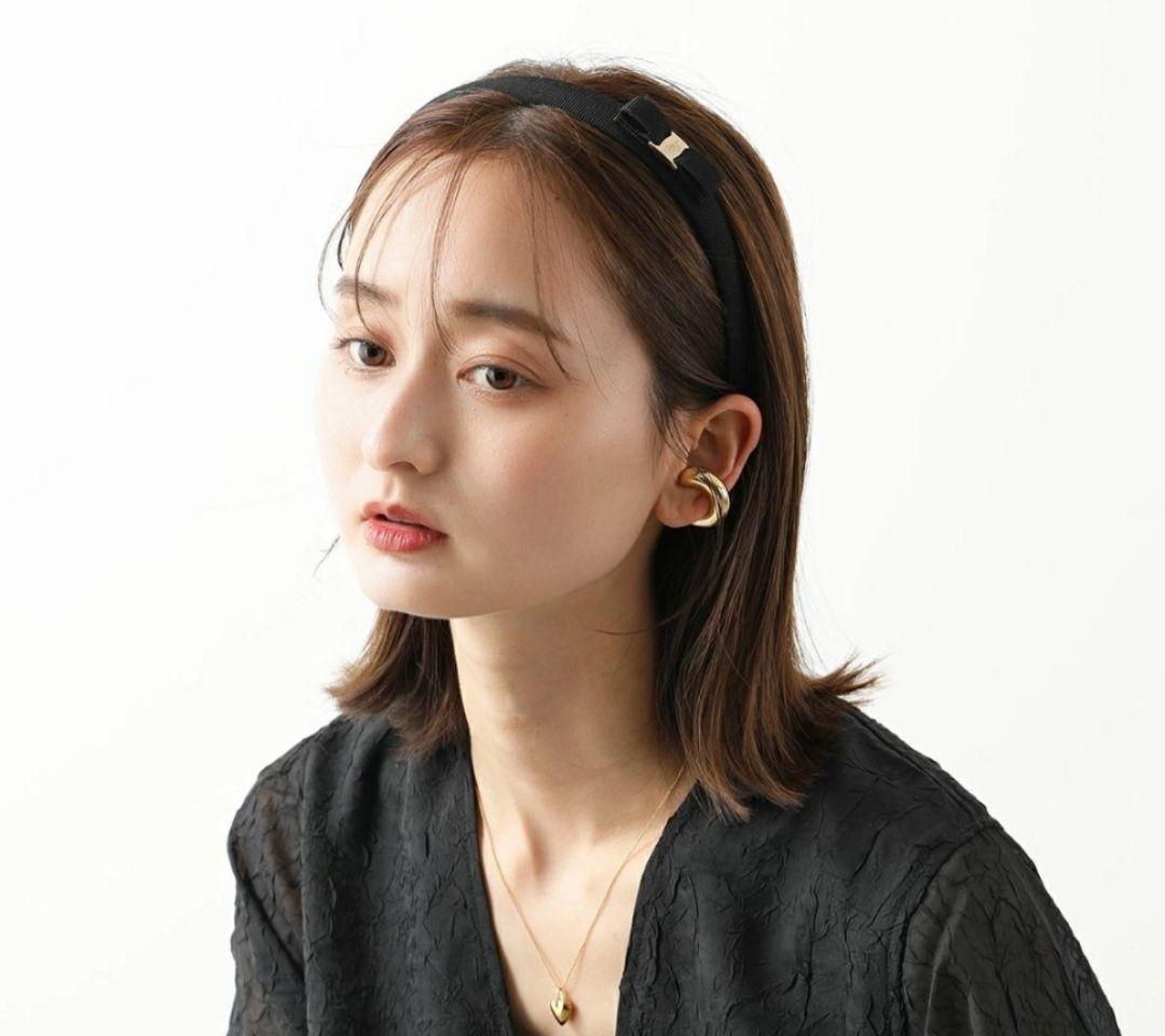 フェラガモ カチューシャ ブラック リボン付き