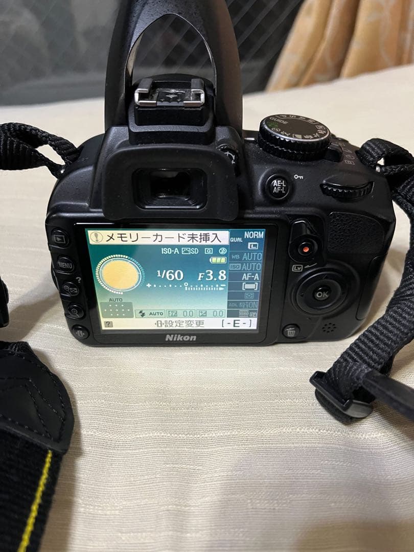 カメラNikon D3100 今月いっぱいの出品にします。