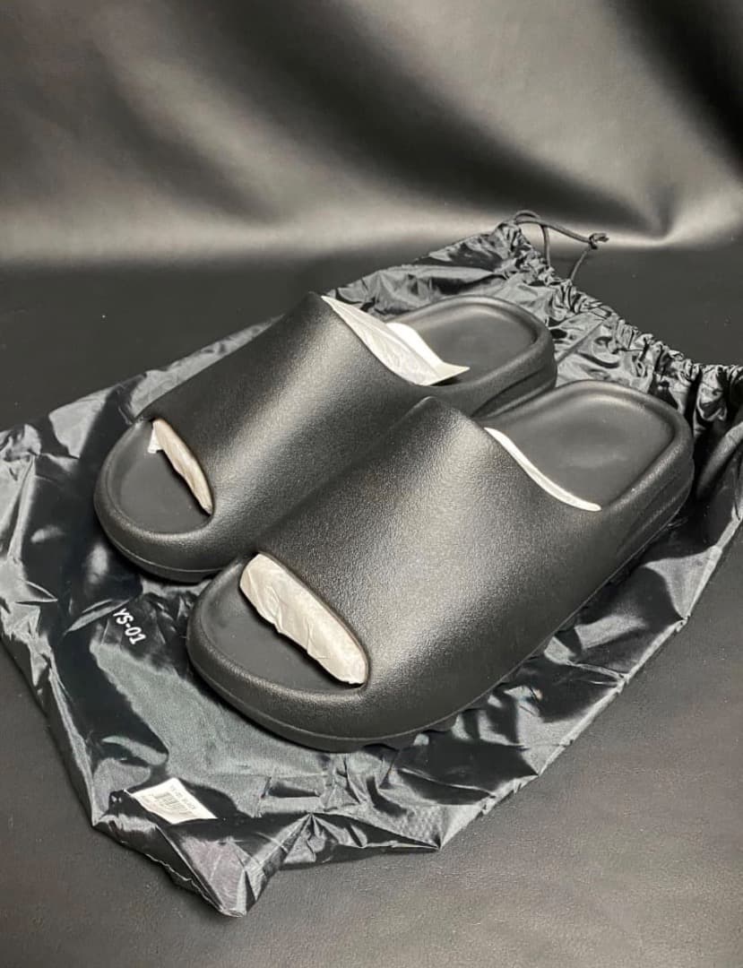 新品 yeezy YS-01yeezyslideブラックUS12イージースライド