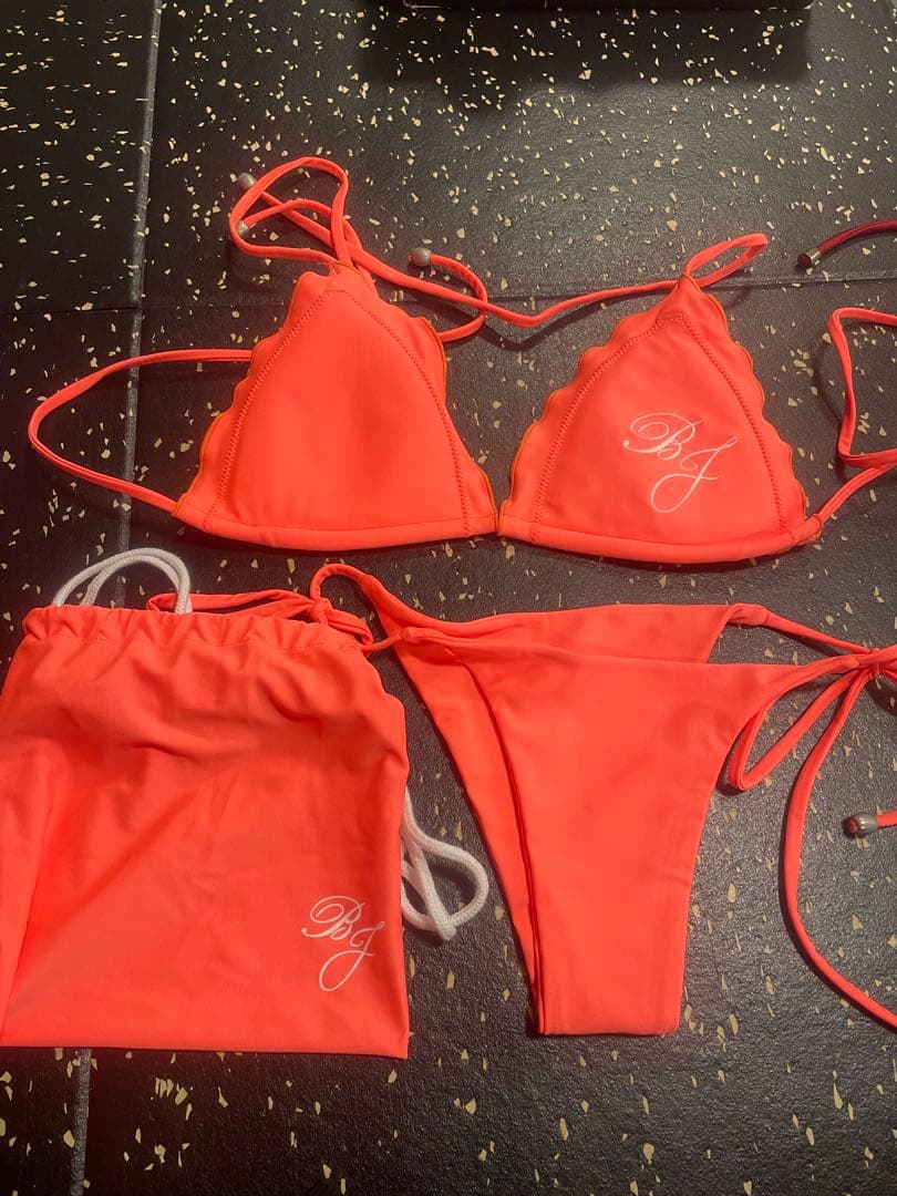 【美品】ベストボディジャパン　公式水着　オレンジ　Mサイズ