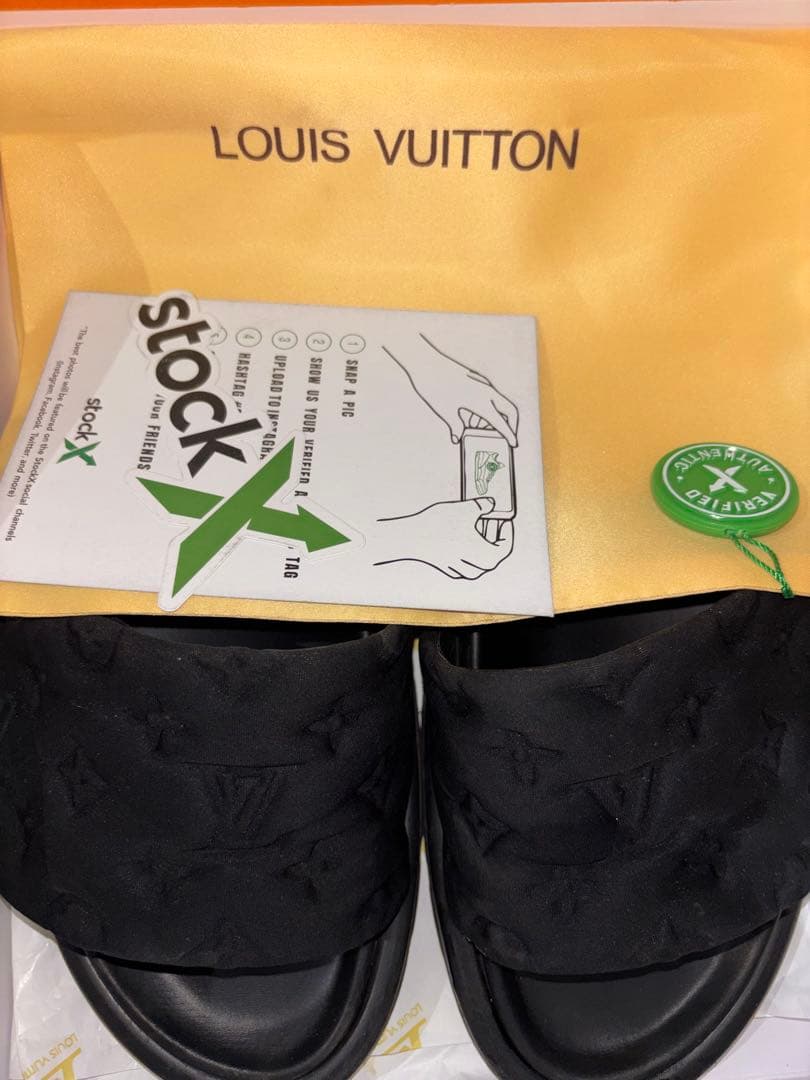 LOUIS VUITTON ✨プールピローライン・ミュール LV ノワール