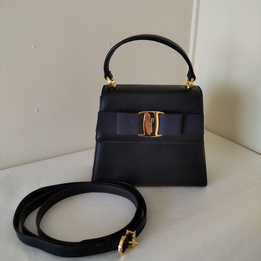 フェラガモ ヴァラリボン2Way ミニバック