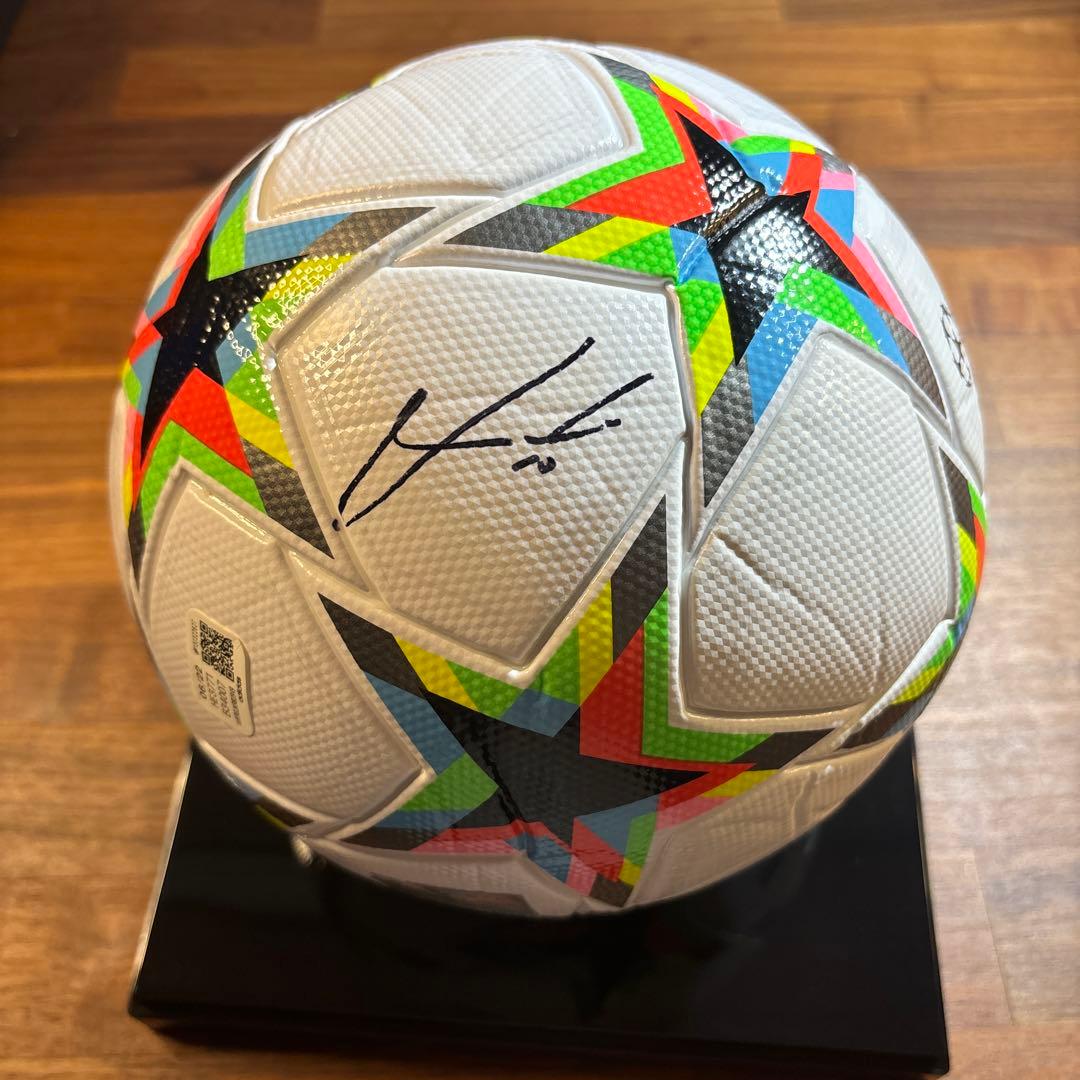 ア*ン様 【最終値下げ】モドリッチ 直筆サインボール 鑑定済み チャンピオンズリ
