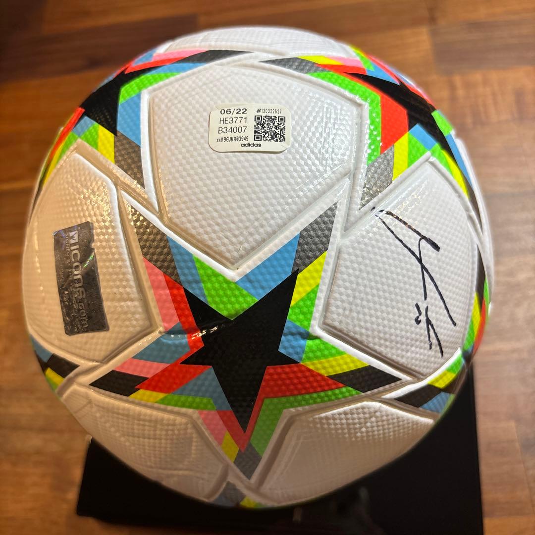ア*ン様 【最終値下げ】モドリッチ 直筆サインボール 鑑定済み チャンピオンズリ