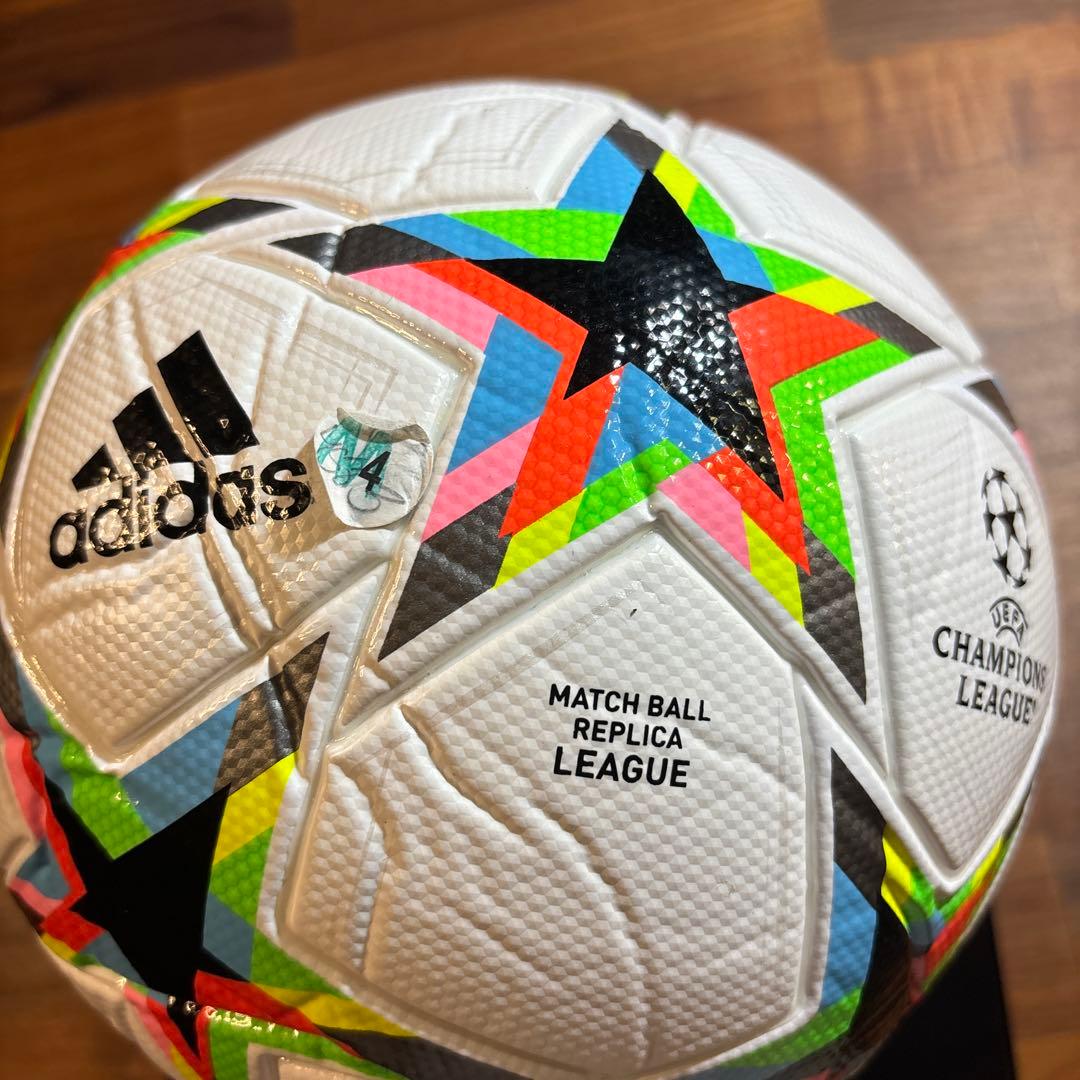 ア*ン様 【最終値下げ】モドリッチ 直筆サインボール 鑑定済み チャンピオンズリ