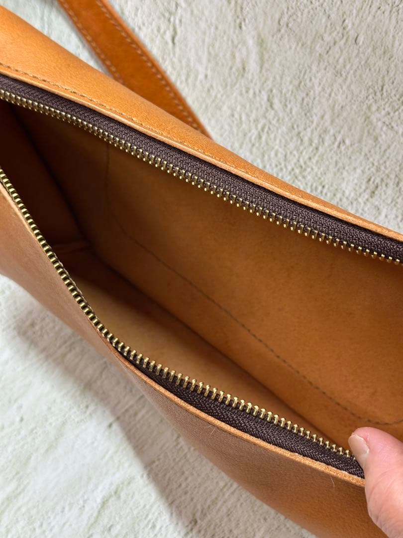 ボディーバック本革