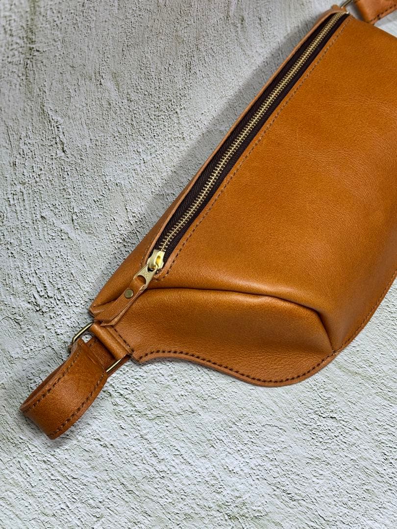 ボディーバック本革