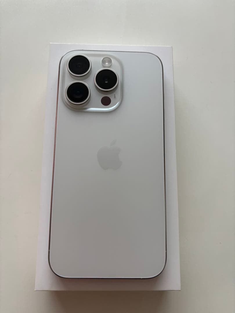 iphone15 Pro 128GB ホワイト　本体　美品