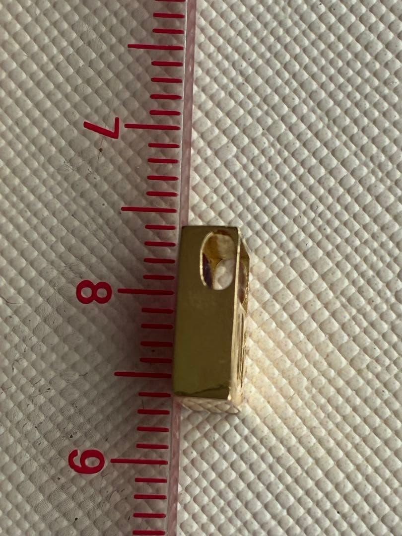 k18 YG 赤いルビー　ペンダントトップ　1.3g