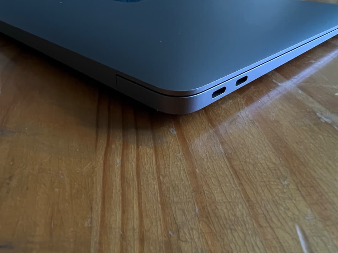 MacBook Air 2020 M1スペースグレー