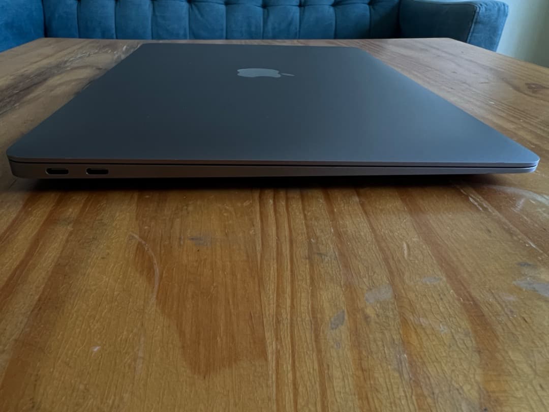 MacBook Air 2020 M1スペースグレー