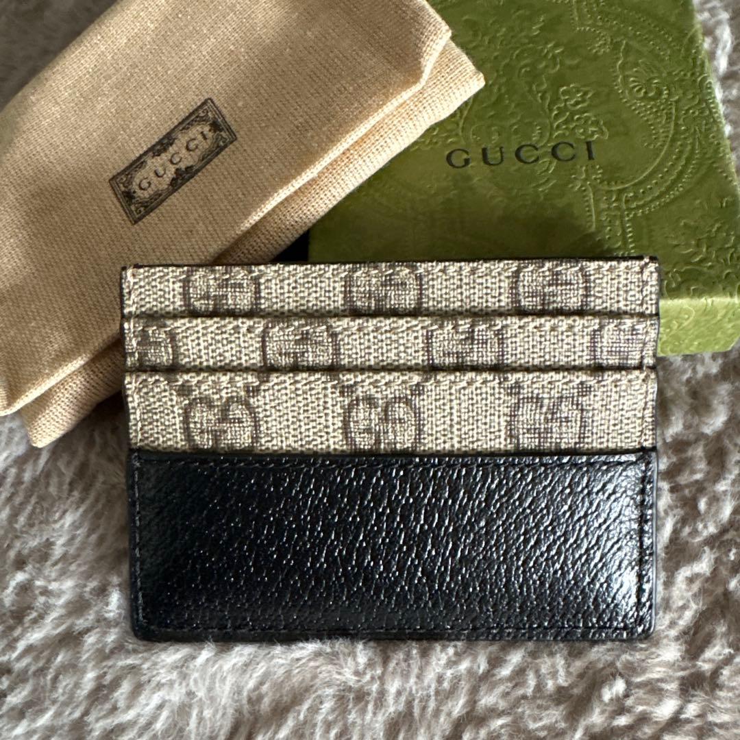 GUCCI 財布 レザーカードケース　定期入れ　箱付き