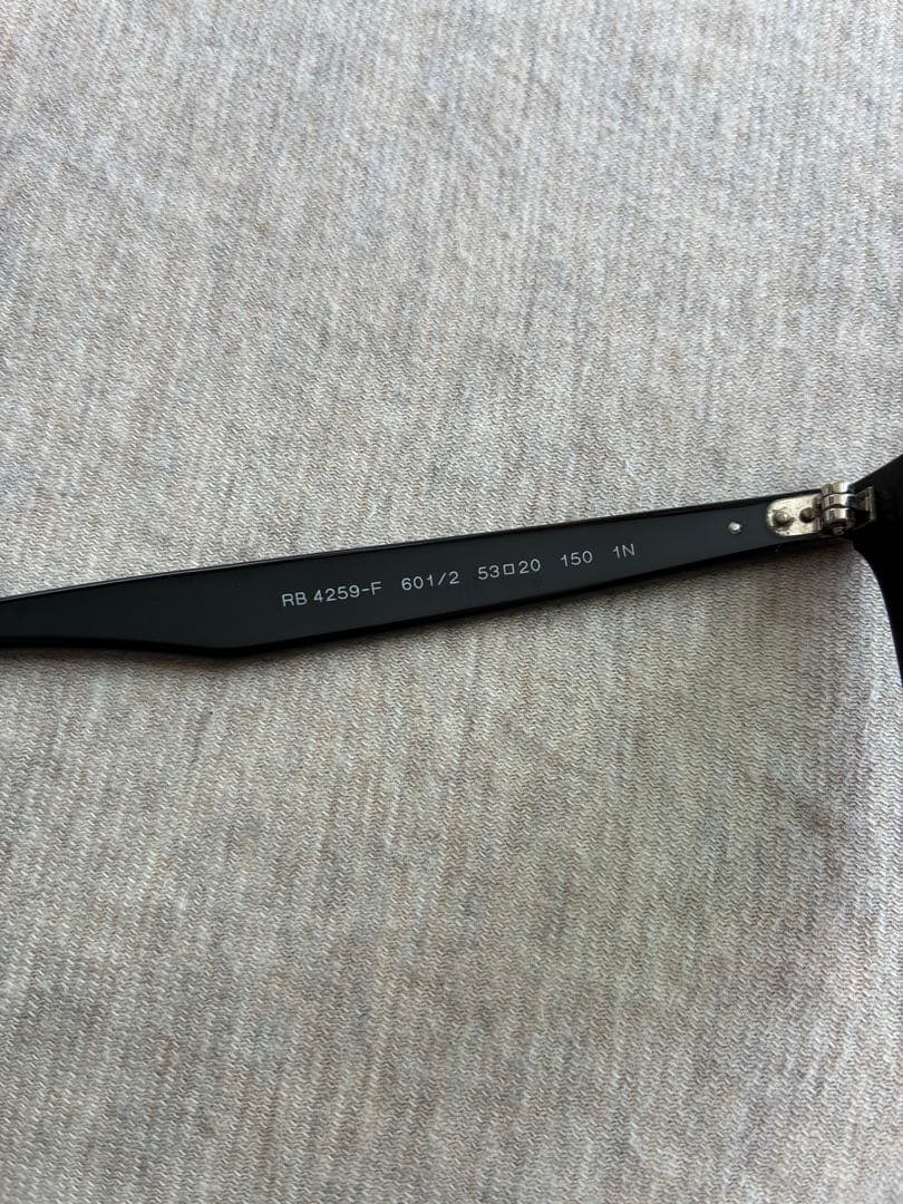 小物 Ray-Ban RB4259F 601/2