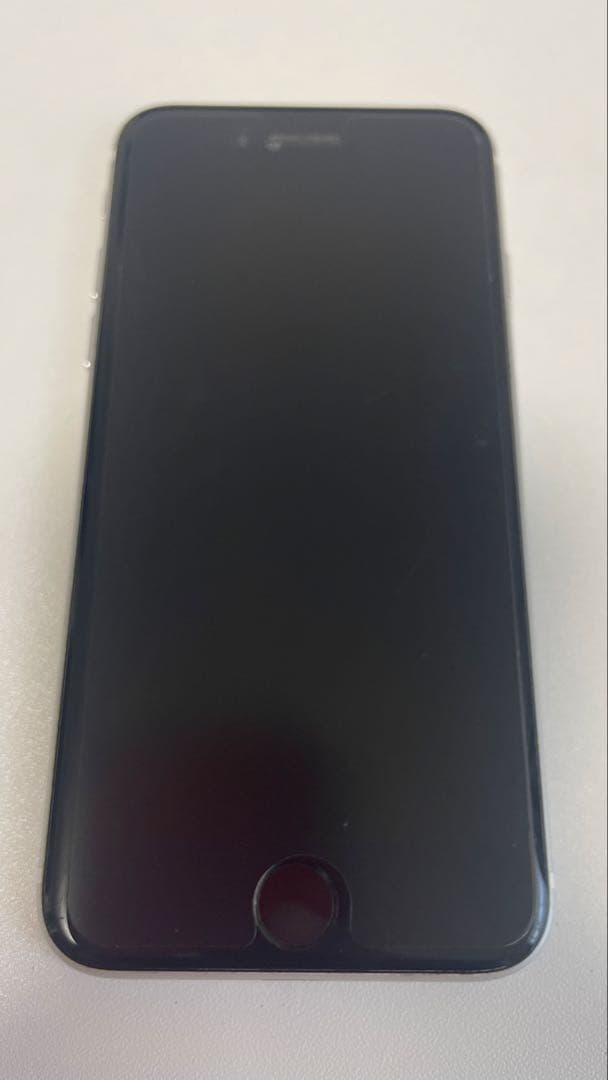 Apple iPhone se 第2世代　ホワイト 本体