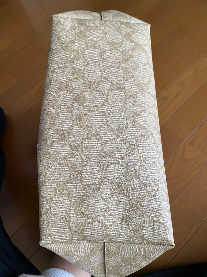 COACH ベージュ ロゴ柄 トート