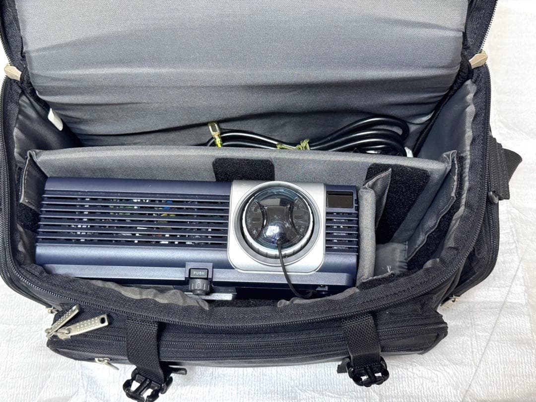 BenQ PB6100 デジタルプロジェクター キャリングバッグ付き