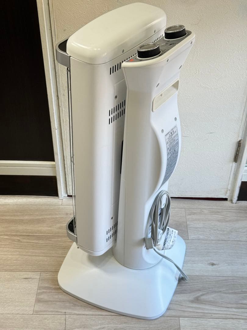 【極美品】アラジン　遠赤グラファイトヒーター白AEH-2G10AJ 2022年製