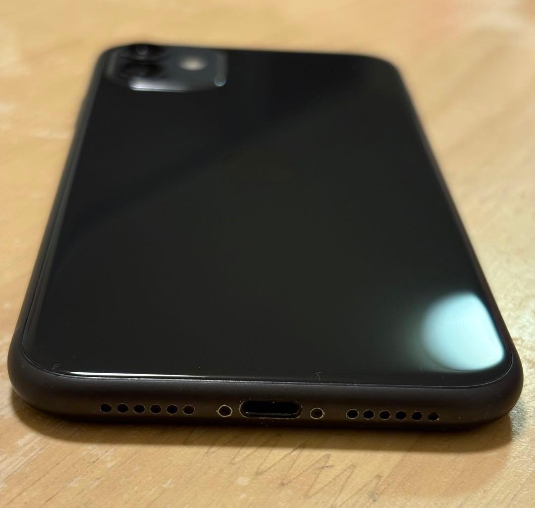 Apple iPhone 11 黒　バッテリー77%