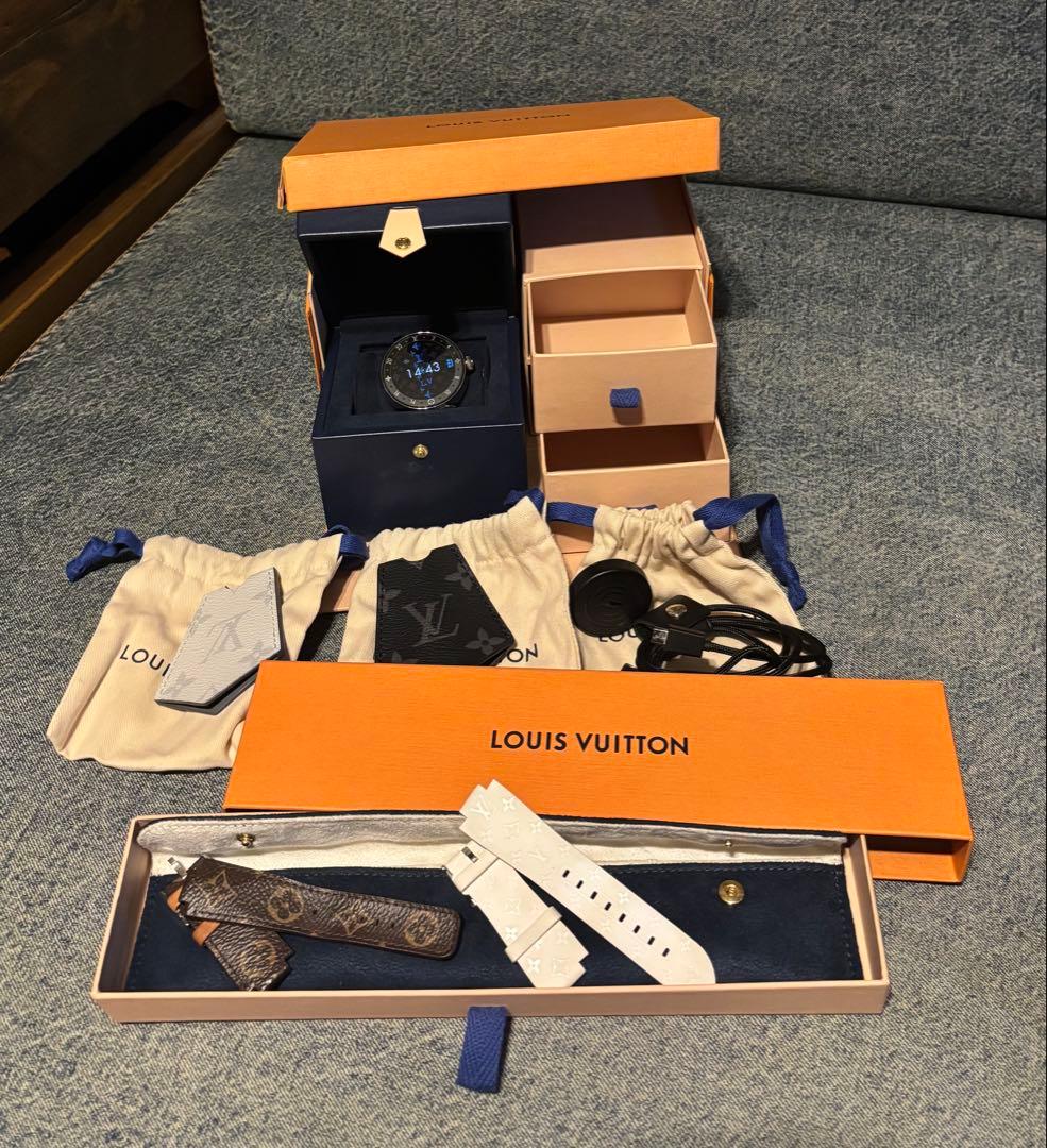 LOUIS VUITTON デジタル腕時計 本体とストラップ