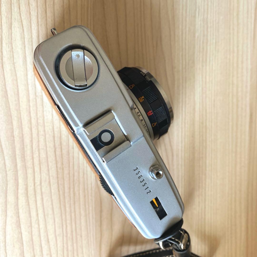 フィルムカメラ　OLYMPUS TRIP 35