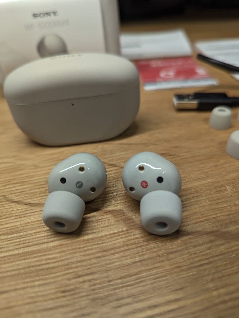 美品◆SONY WF-1000XM5 WHITE ✦シリコンケース付