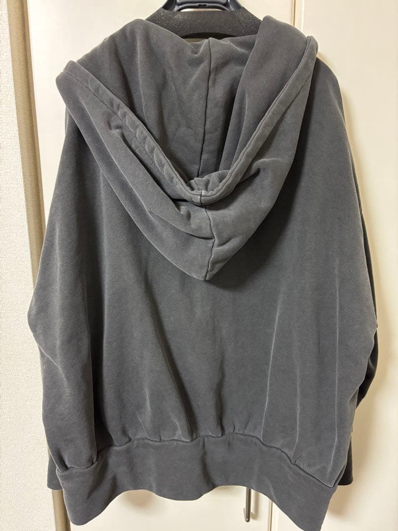 スナイデルダークグレー ジップアップパーカー