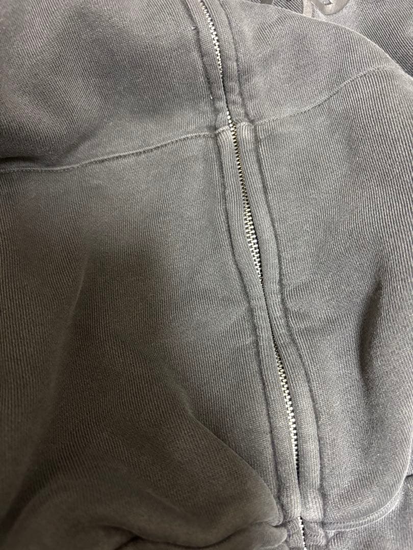 スナイデルダークグレー ジップアップパーカー