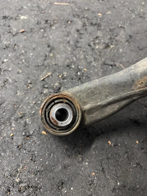 ◆オニー様◆sj5 スバル フォレスター フロントロアアーム ◆