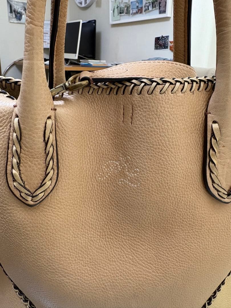 ベージュ レザー トートバッグ 編み込みデザイン