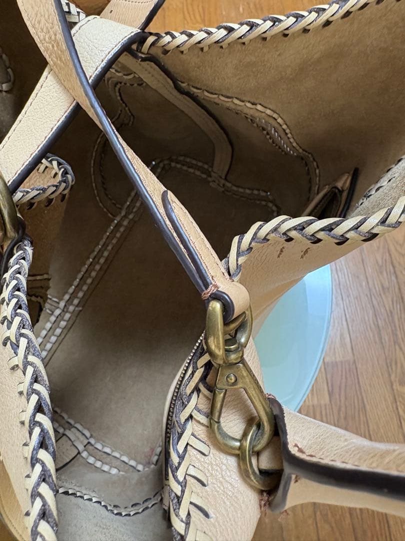 ベージュ レザー トートバッグ 編み込みデザイン