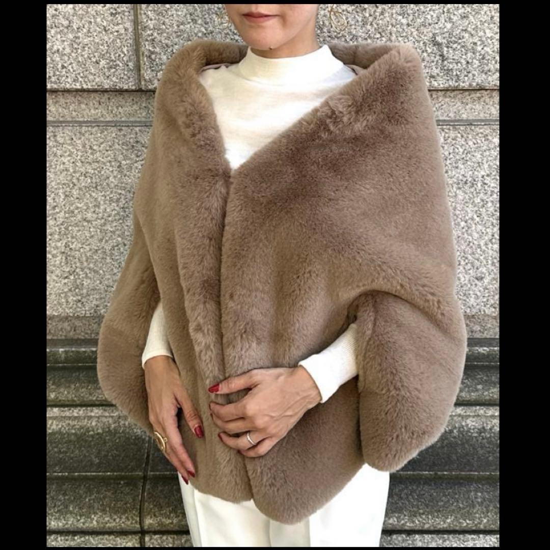 ジェンヌ リッチボリュームファーケープ　　ベージュ