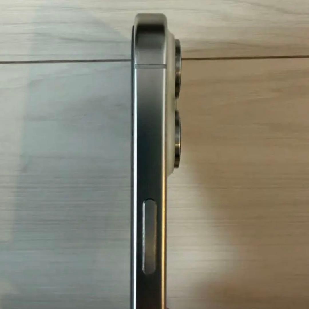 iPhone 15Pro ホワイトチタニウム128GB 残量88%