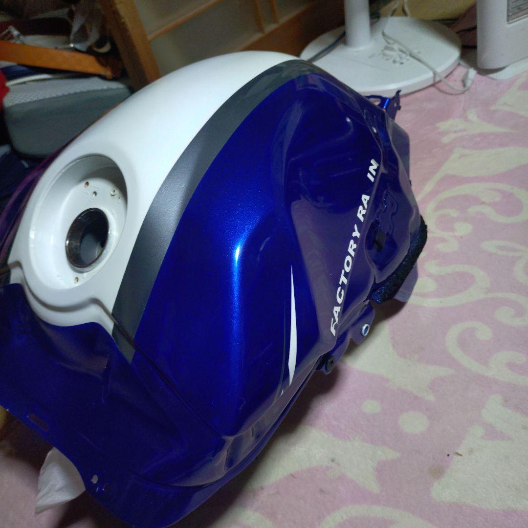 YZF-R1 09年〜14年式 タンク　 凹み　色剥げ　 内部錆び無し 良品