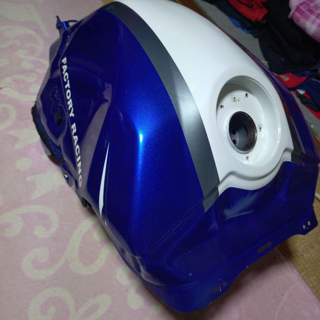 YZF-R1 09年〜14年式 タンク　 凹み　色剥げ　 内部錆び無し 良品