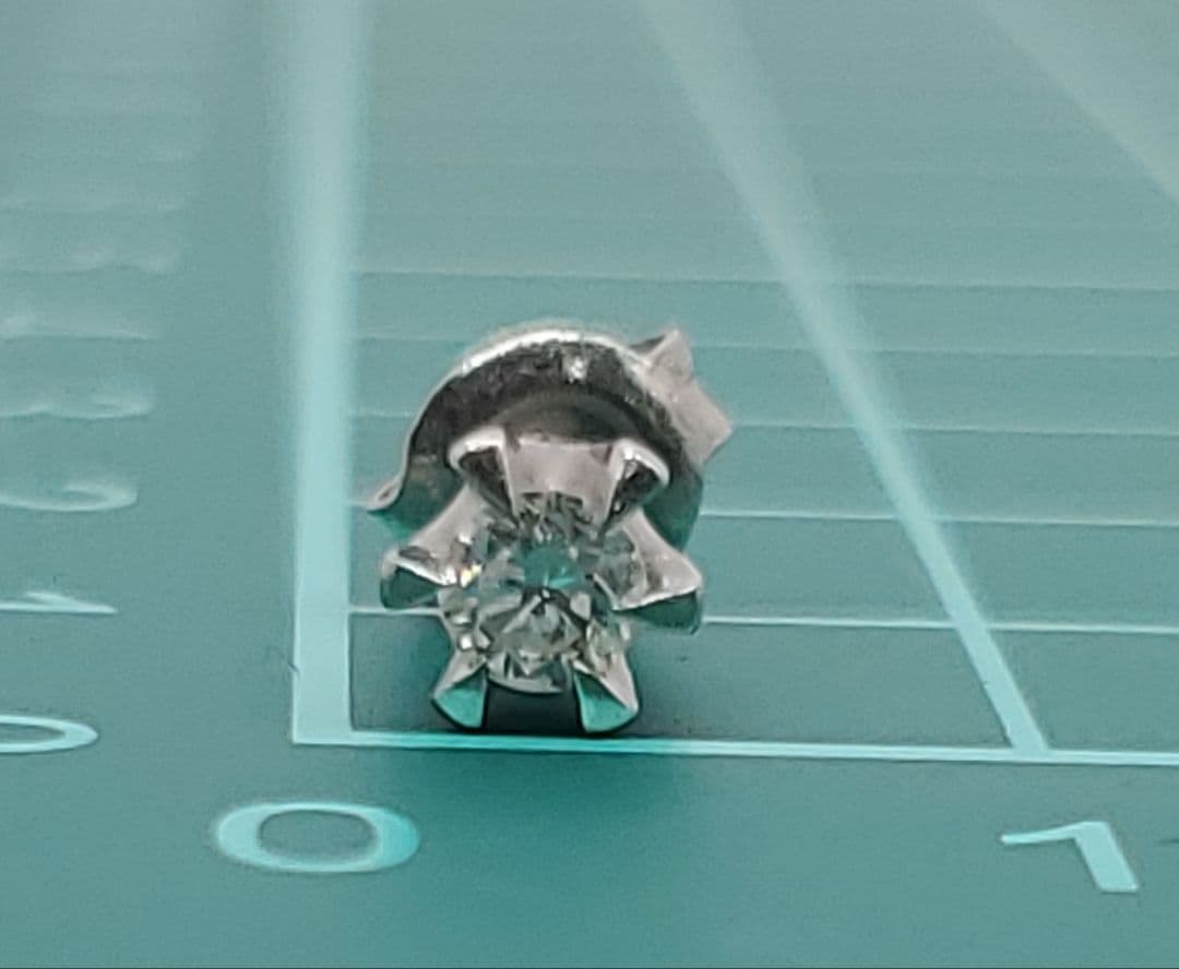 Pt900 ダイヤ　ピアス　0.11ct 片耳　ダイヤモンド