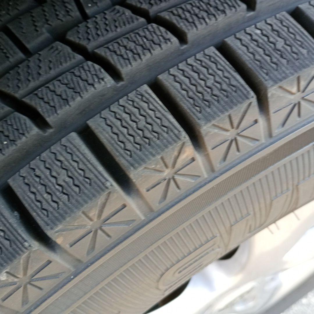 Goodyear SUV用スタッドレスタイヤ 215/70R16 ホイールセット