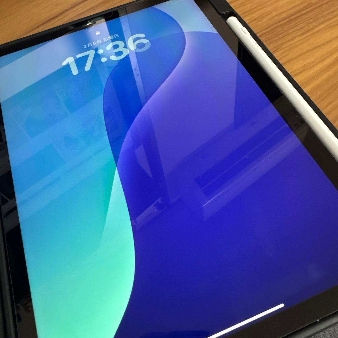 Apple iPad Air (第4世代) 256GB シルバー　カバー付き