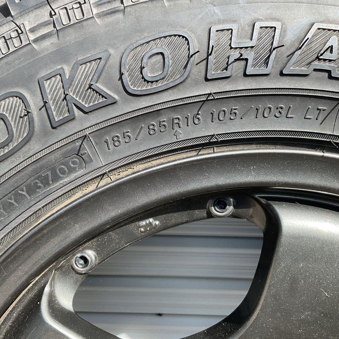 ジムニーの背面「スペア」にどうかと言うマッド&ホイール送料込みで‼️