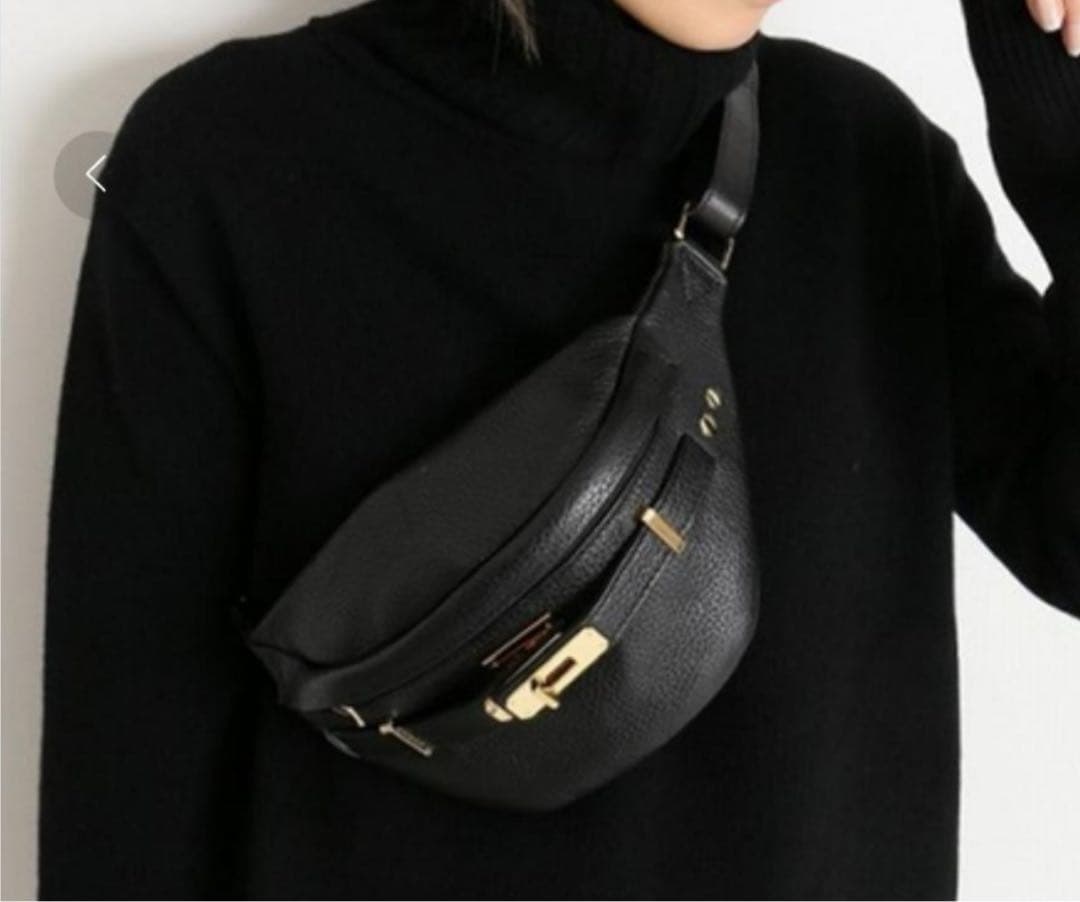 最終週末お値下げ‼️ SITA PARANTICA　シボ革ボディバッグブラック美品