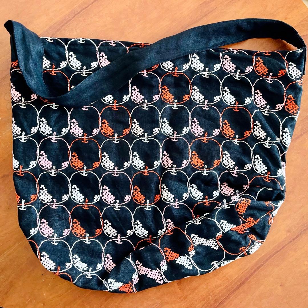 美品 ミナペルホネン ショルダーバッグ mela りんご 2way ボディバッグ