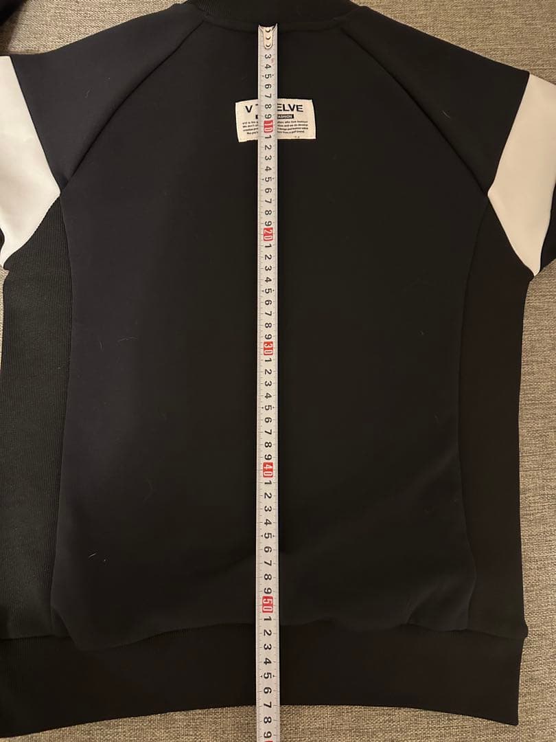 V12 モックネック トレーナー