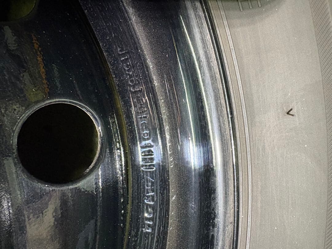 kaigotrou9613 スタッドレスタイヤ 185/65r15引取限定