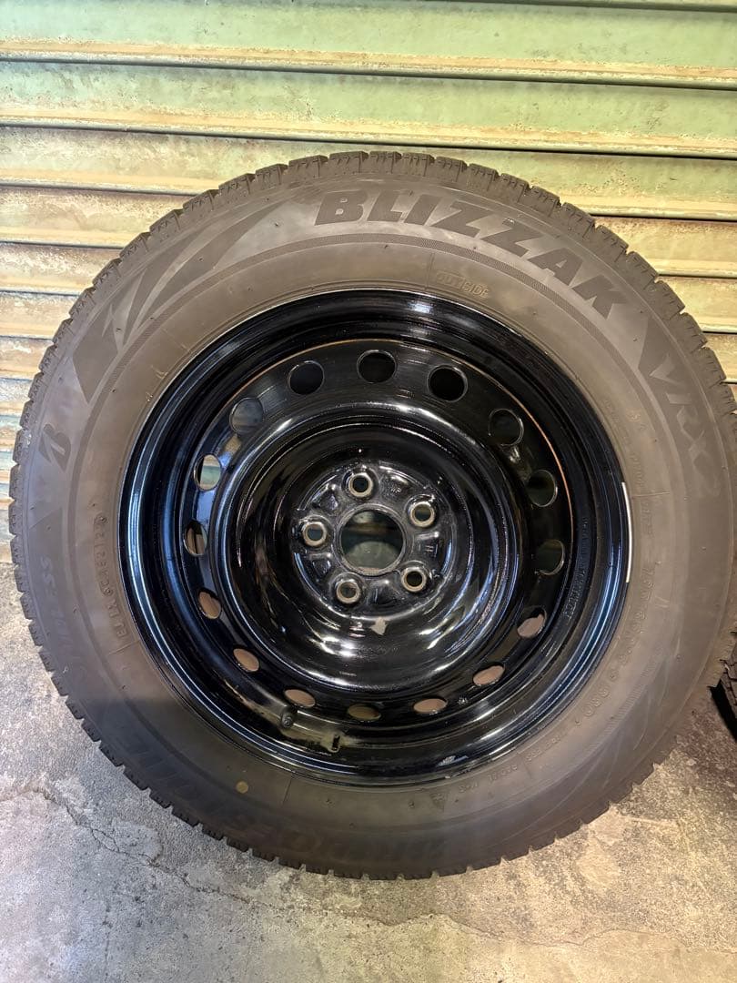 kaigotrou9613 スタッドレスタイヤ 185/65r15引取限定