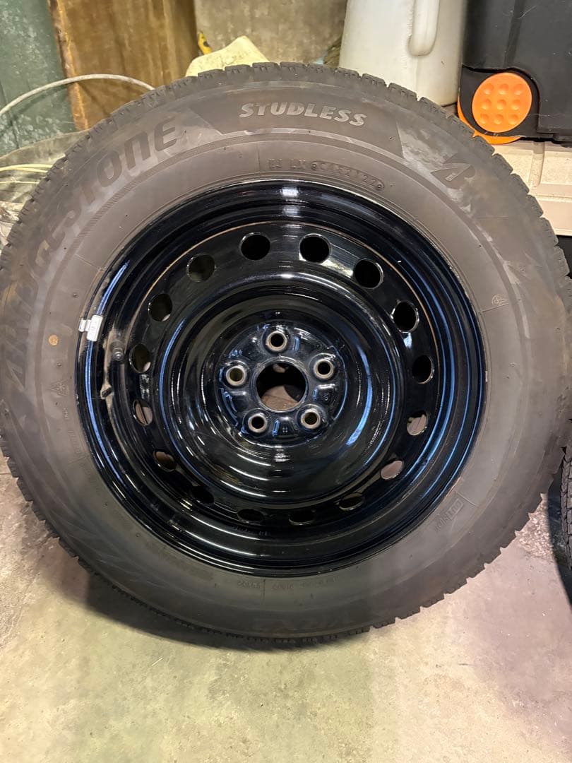 kaigotrou9613 スタッドレスタイヤ 185/65r15引取限定