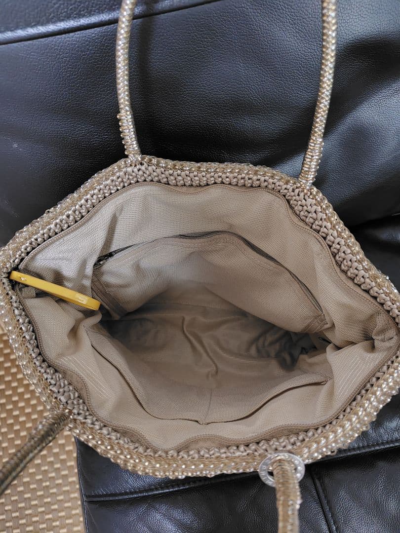 アンテプリマ、裏生地付きバック