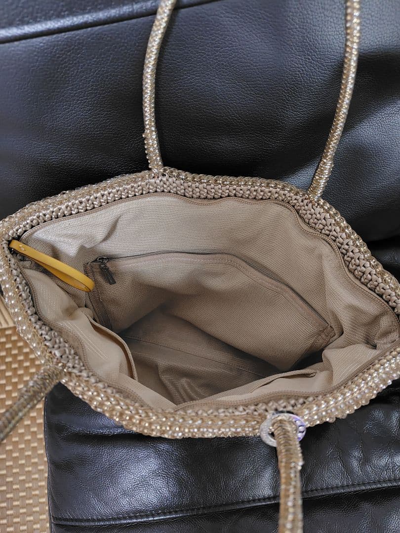 アンテプリマ、裏生地付きバック